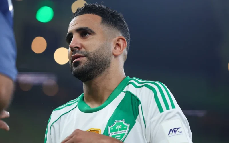 إصابة مزدوجة للأهلي.. محرز وإيبانيز يغادران المباراة الودية مبكرًا